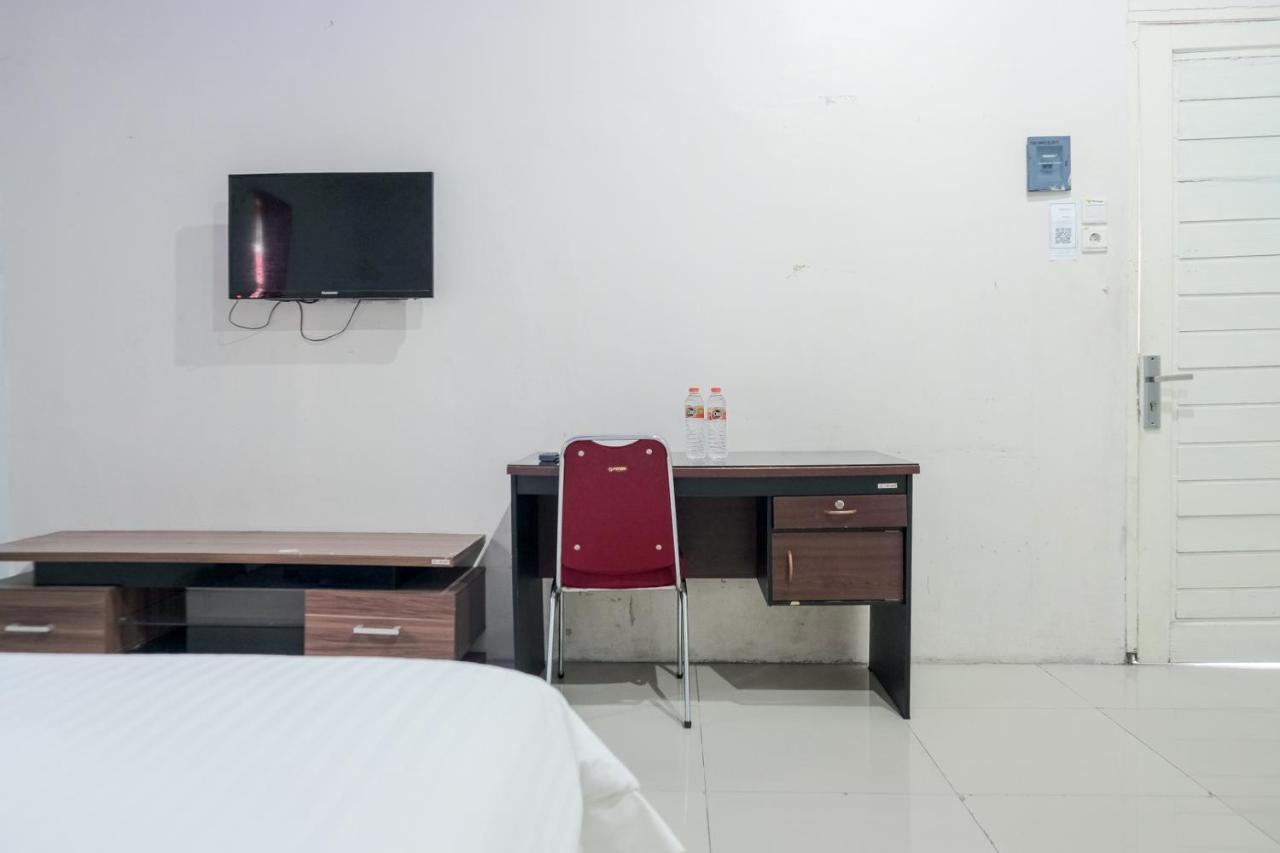 Djaboerigin Mongonsidi Guest House Redpartner Медан Екстер'єр фото