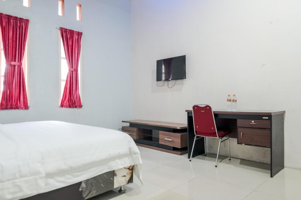 Djaboerigin Mongonsidi Guest House Redpartner Медан Екстер'єр фото